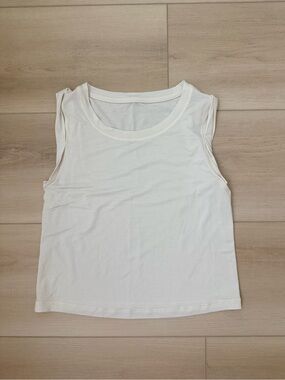 lululemon athletica Cream Scoop Neck Tank Top